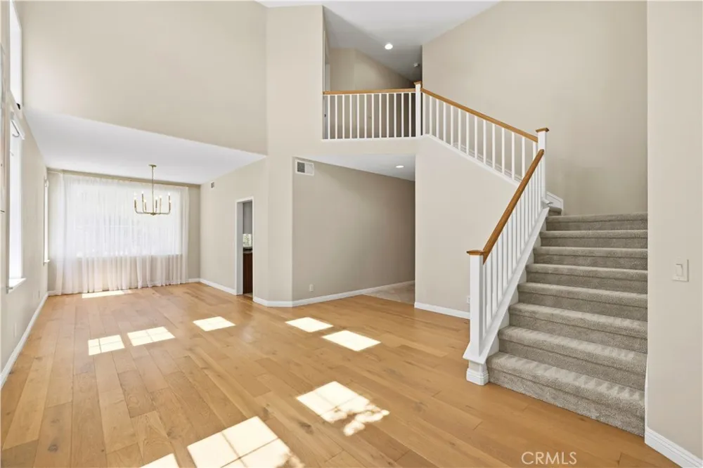 26085 Salinger Stevenson Ranch, CA 91381