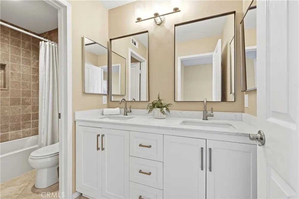 26085 Salinger Stevenson Ranch, CA 91381