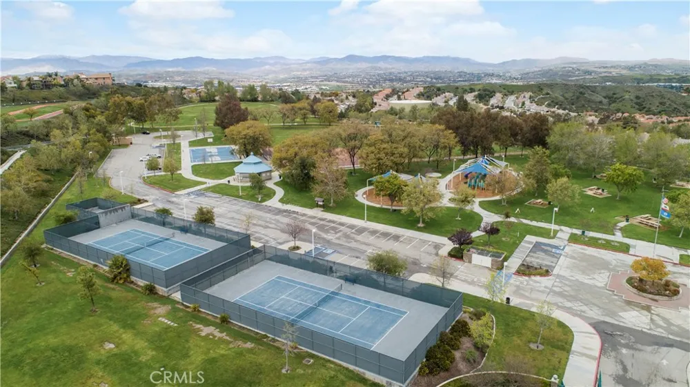 26085 Salinger Stevenson Ranch, CA 91381