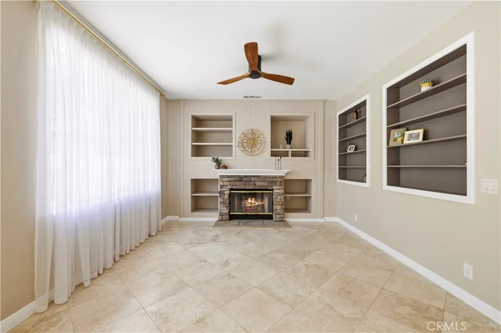 26085 Salinger Stevenson Ranch, CA 91381