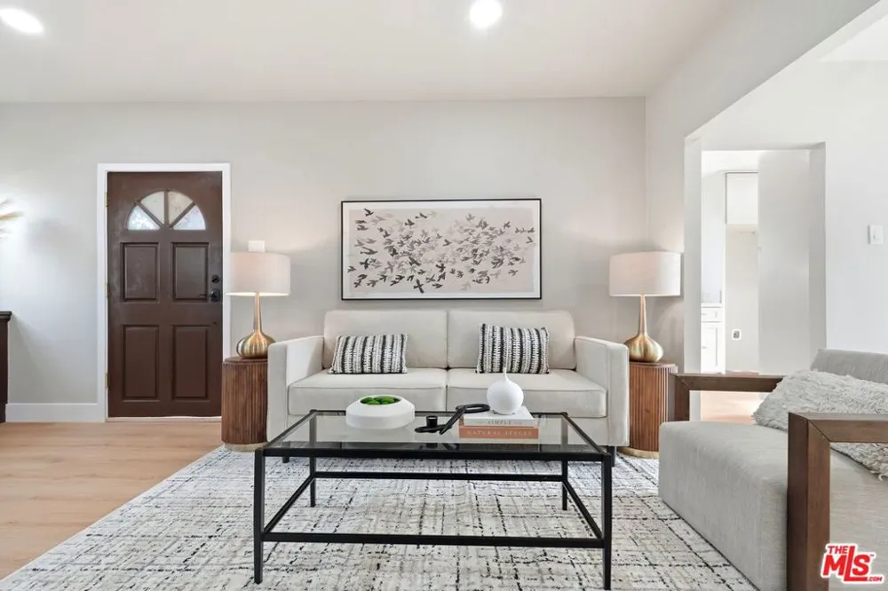 6015 Keniston Avenue Los Angeles, CA 90043