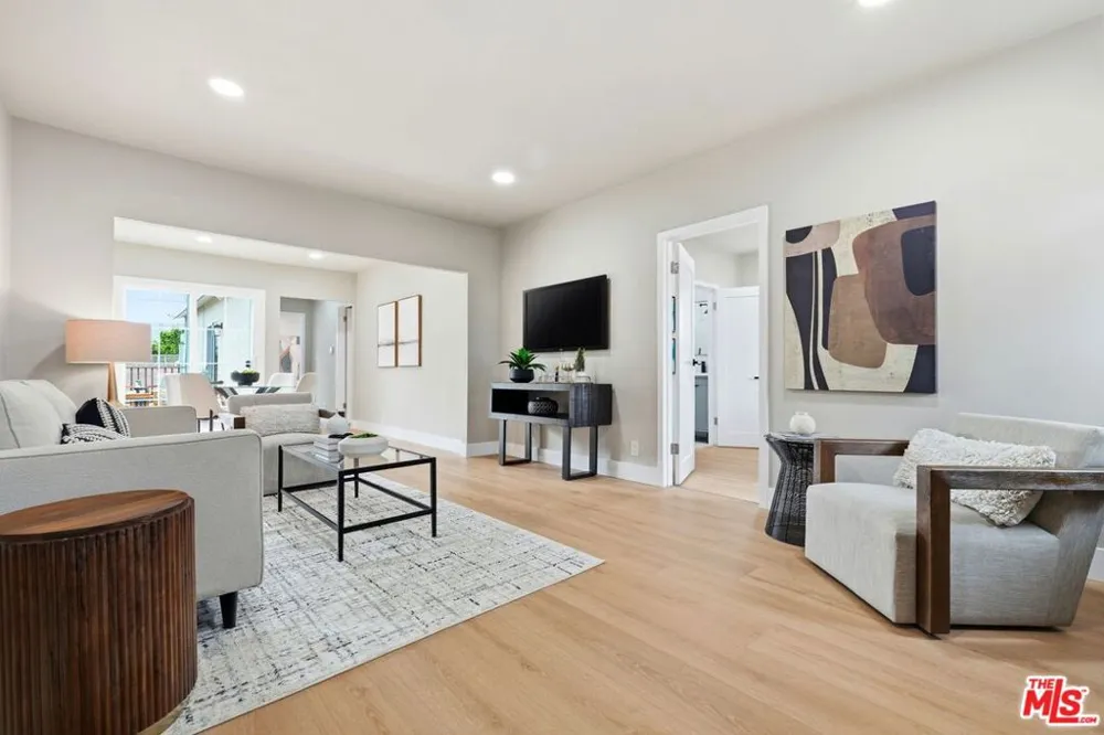 6015 Keniston Avenue Los Angeles, CA 90043