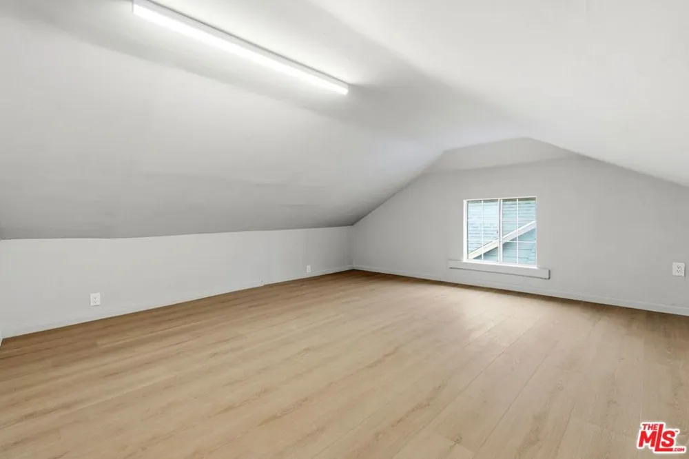6015 Keniston Avenue Los Angeles, CA 90043