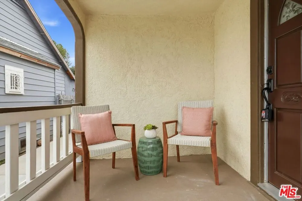 6015 Keniston Avenue Los Angeles, CA 90043