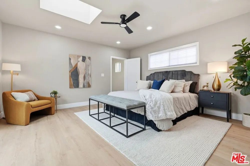 6015 Keniston Avenue Los Angeles, CA 90043