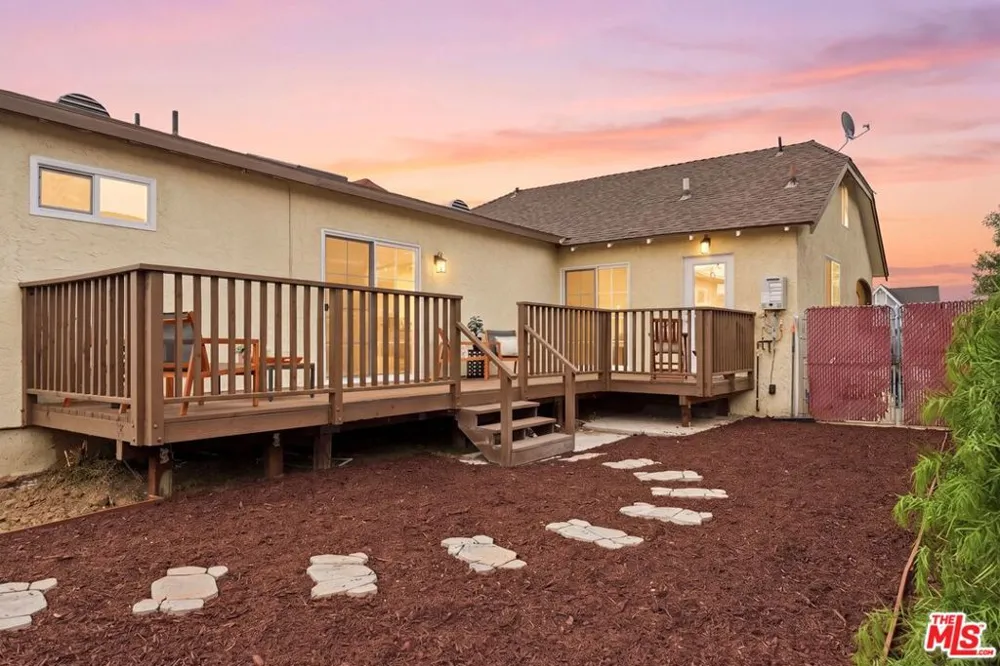 6015 Keniston Avenue Los Angeles, CA 90043