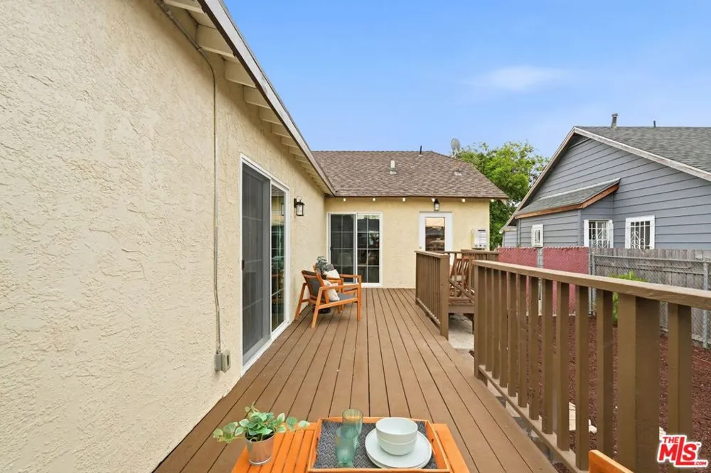 6015 Keniston Avenue Los Angeles, CA 90043