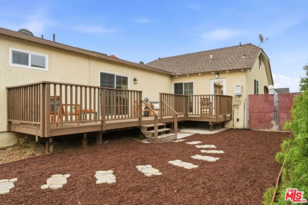 6015 Keniston Avenue Los Angeles, CA 90043