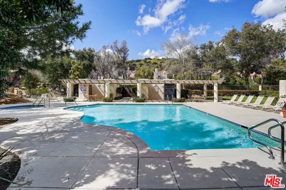 22365 Golden Canyon Circle Los Angeles, CA 91311