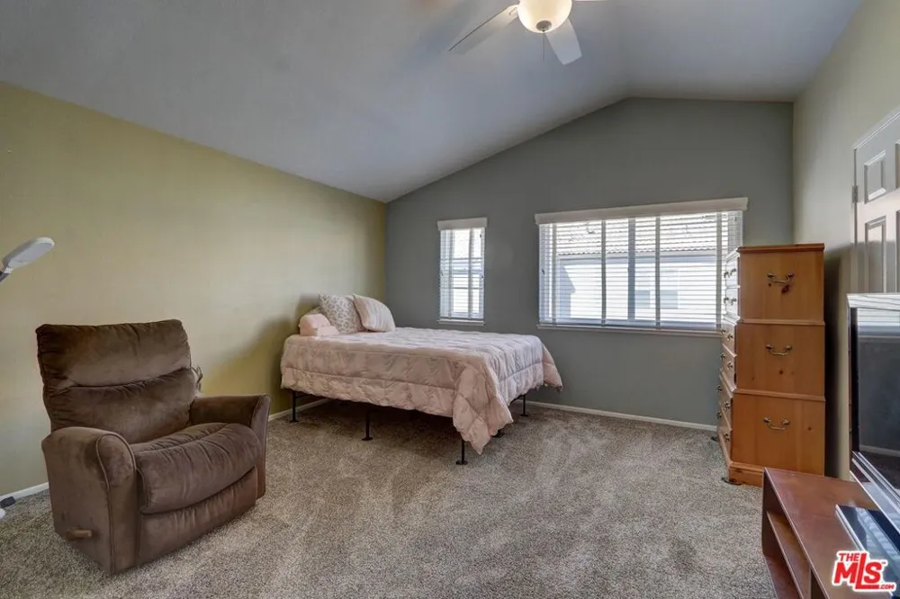 22365 Golden Canyon Circle Los Angeles, CA 91311