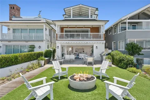 928 E Balboa Boulevard