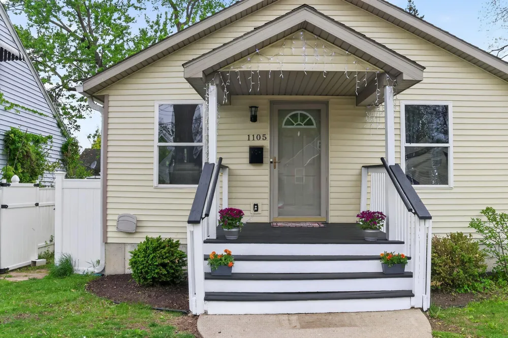 1105 Hazen Street SE Grand Rapids, MI 49507