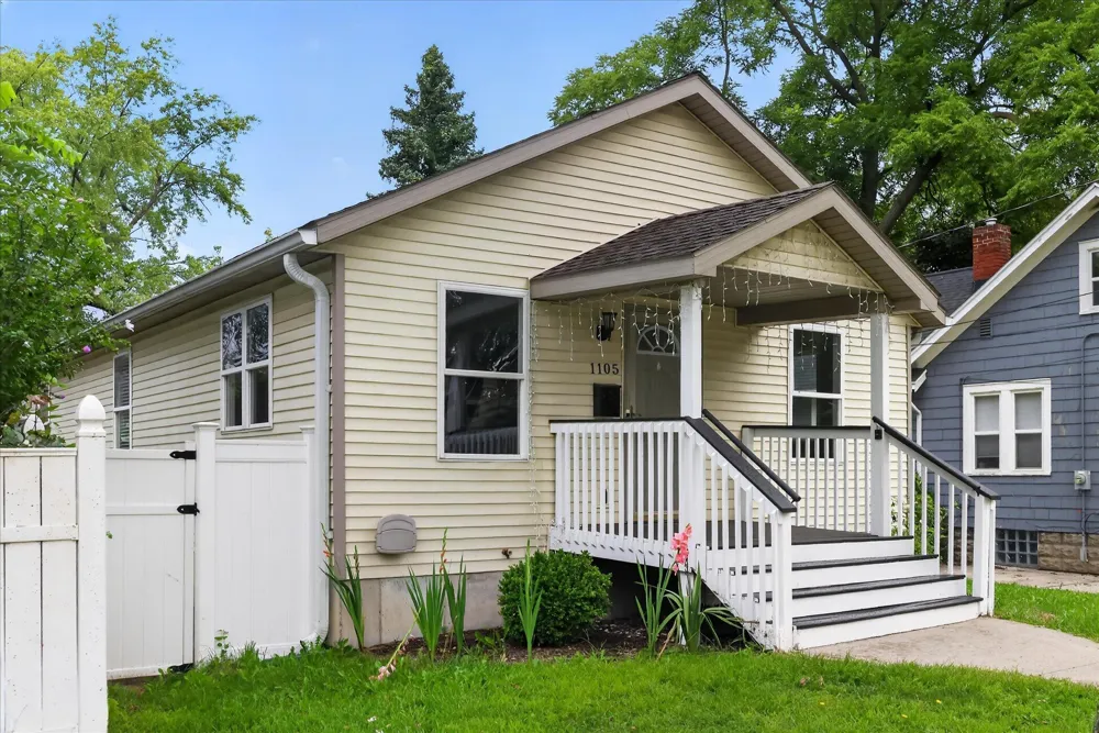 1105 Hazen Street SE Grand Rapids, MI 49507