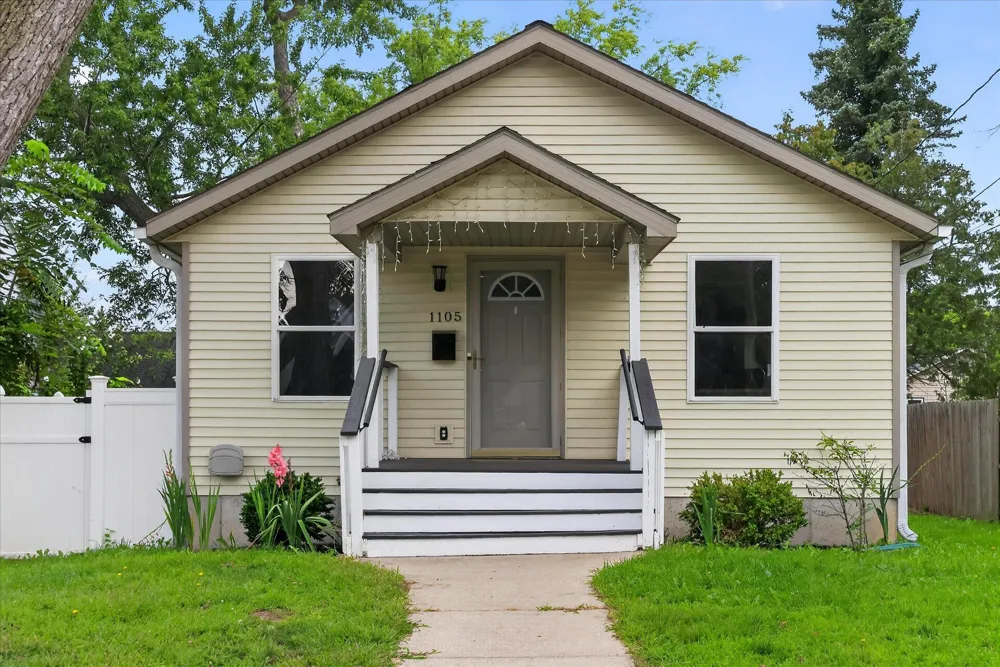 1105 Hazen Street SE Grand Rapids, MI 49507