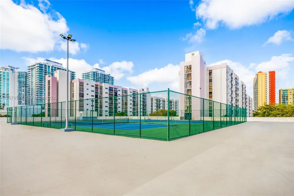 16919 Bay Rd #703 Sunny Isles Beach, FL 33160