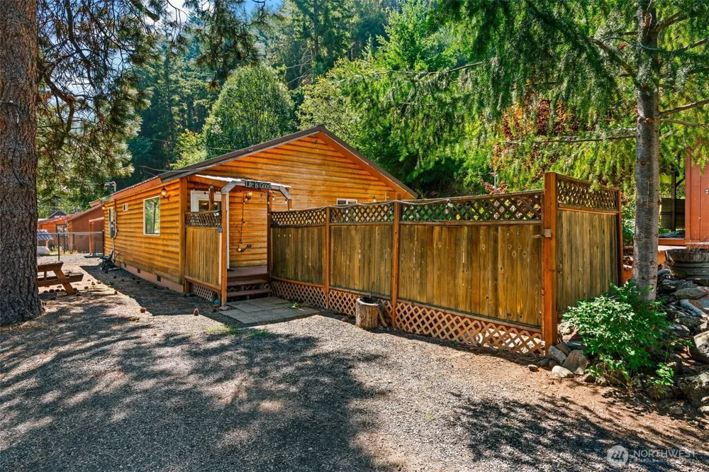 150 Pine Cliffs Drive Naches, WA 98937