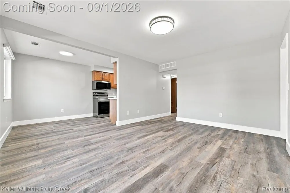 31842 Kelly Road #3 Roseville City, MI 48066