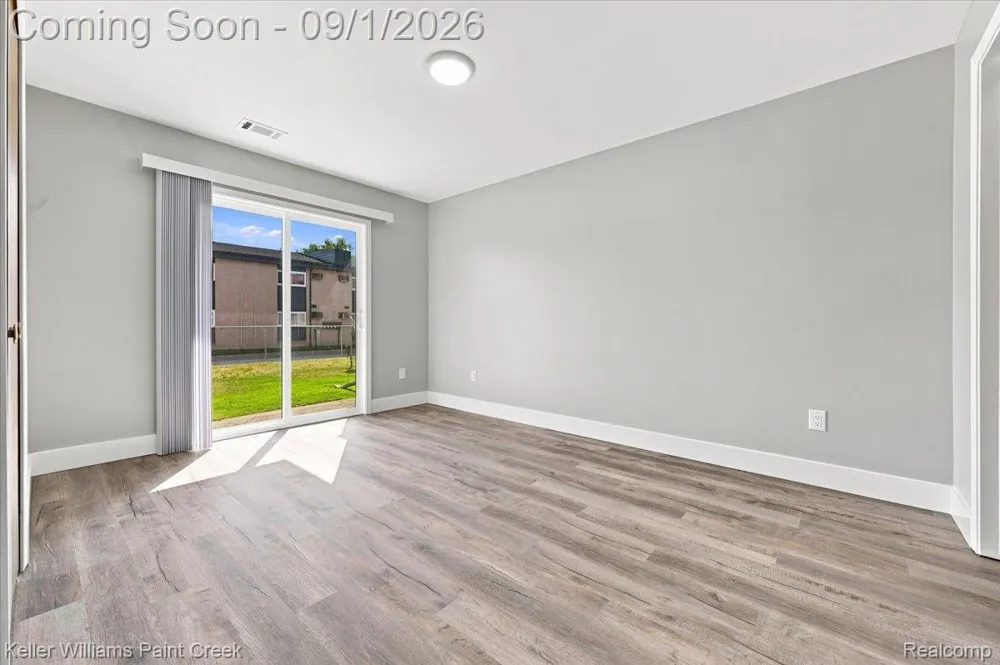 31842 Kelly Road #3 Roseville City, MI 48066