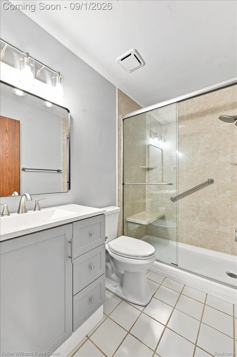 31842 Kelly Road #3 Roseville City, MI 48066