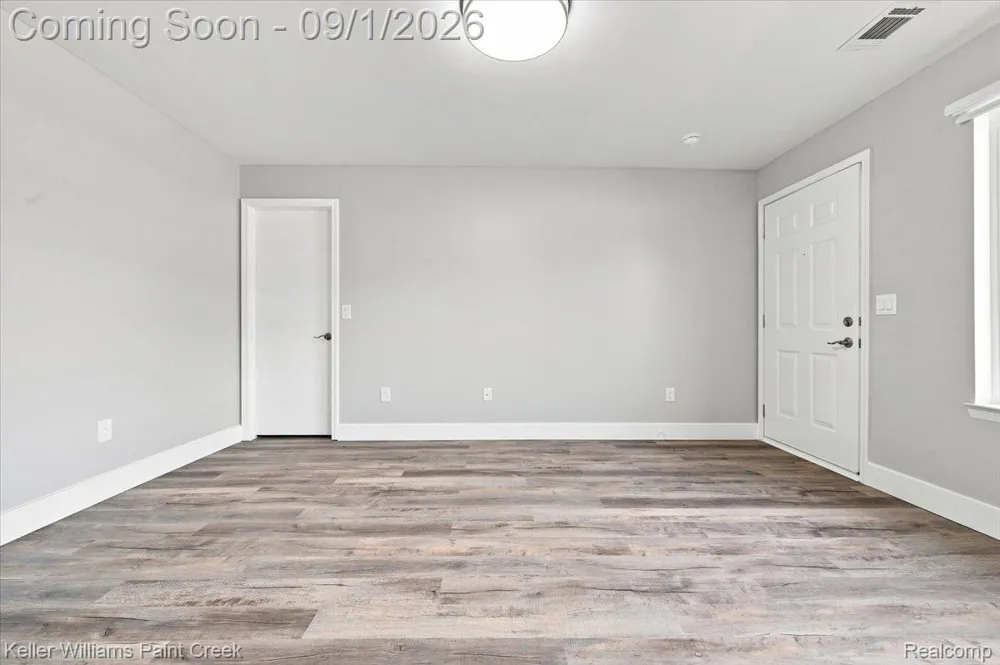 31842 Kelly Road #3 Roseville City, MI 48066