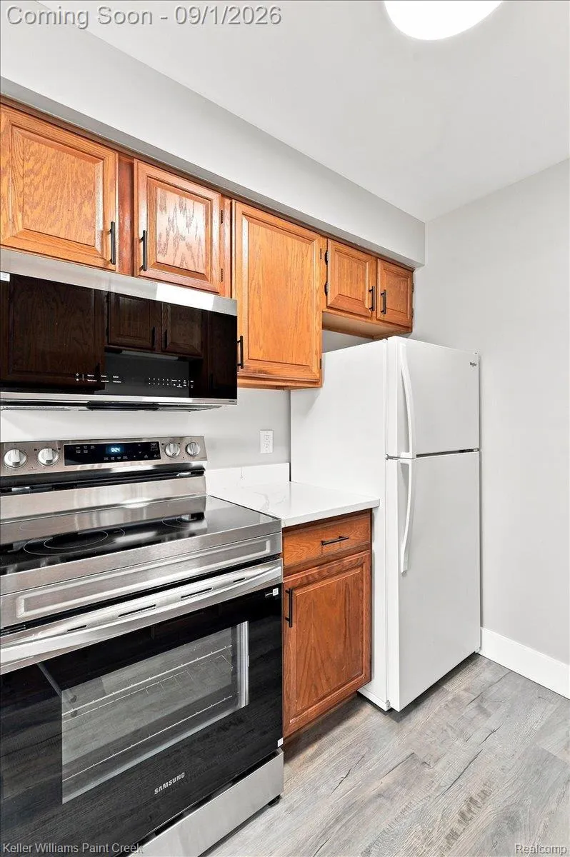 31842 Kelly Road #3 Roseville City, MI 48066