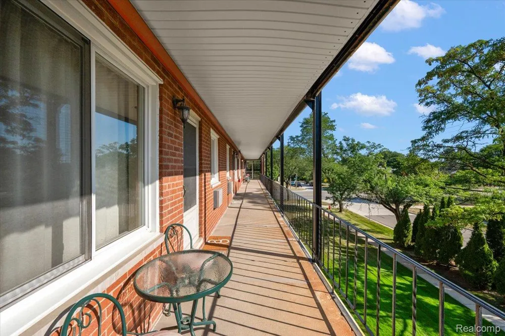 2820 Woodslee Drive #308 Royal Oak City, MI 48073