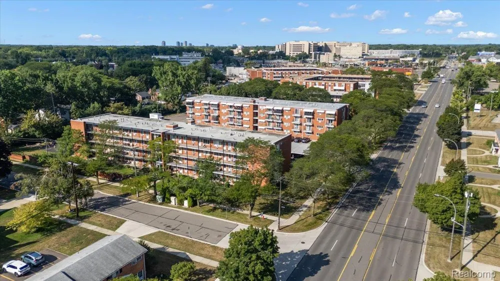 2820 Woodslee Drive #308 Royal Oak City, MI 48073