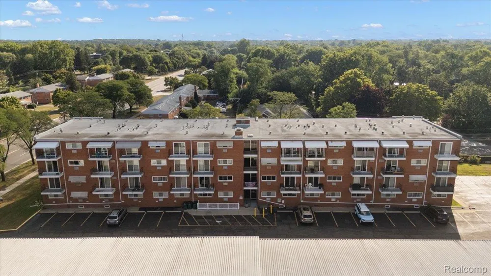 2820 Woodslee Drive #308 Royal Oak City, MI 48073
