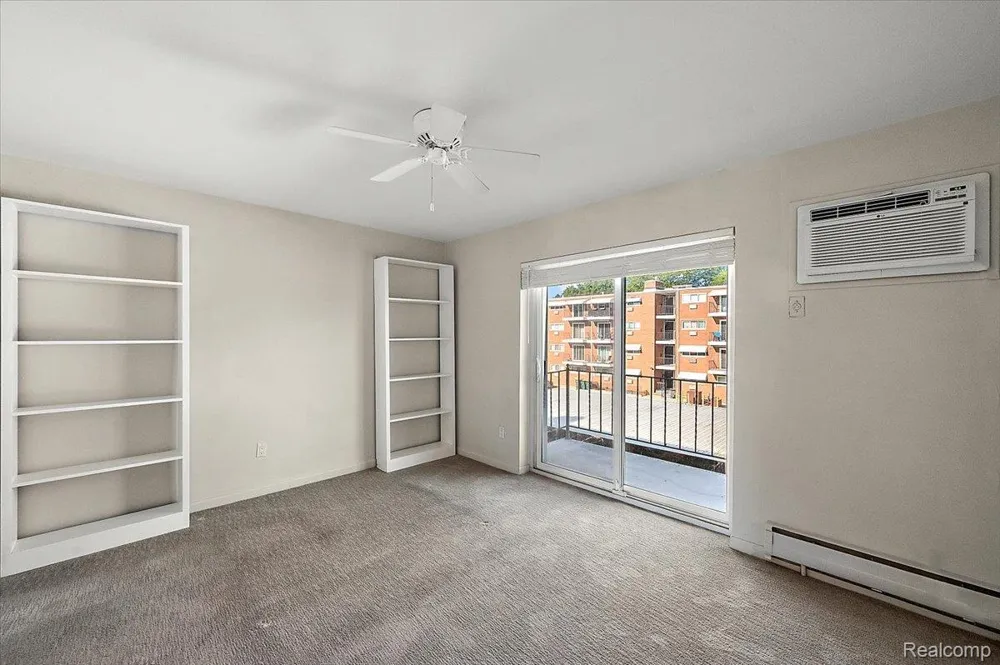 2820 Woodslee Drive #308 Royal Oak City, MI 48073