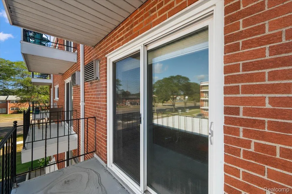 2820 Woodslee Drive #308 Royal Oak City, MI 48073