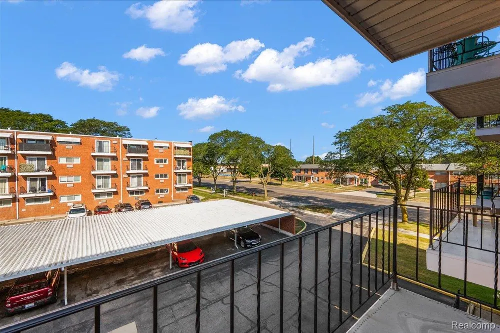 2820 Woodslee Drive #308 Royal Oak City, MI 48073
