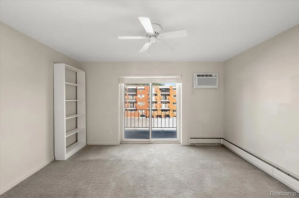 2820 Woodslee Drive #308 Royal Oak City, MI 48073