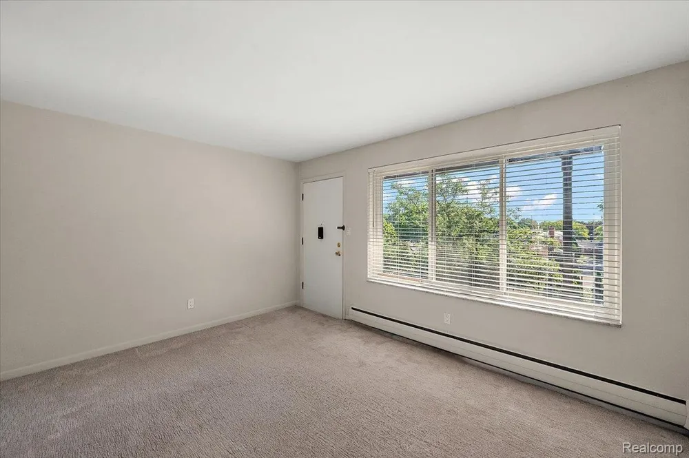2820 Woodslee Drive #308 Royal Oak City, MI 48073