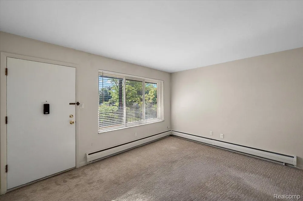 2820 Woodslee Drive #308 Royal Oak City, MI 48073