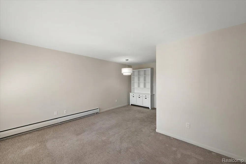 2820 Woodslee Drive #308 Royal Oak City, MI 48073