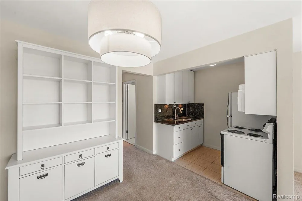 2820 Woodslee Drive #308 Royal Oak City, MI 48073