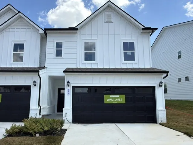 127 Yarrow Loop Clarksville, TN 37043