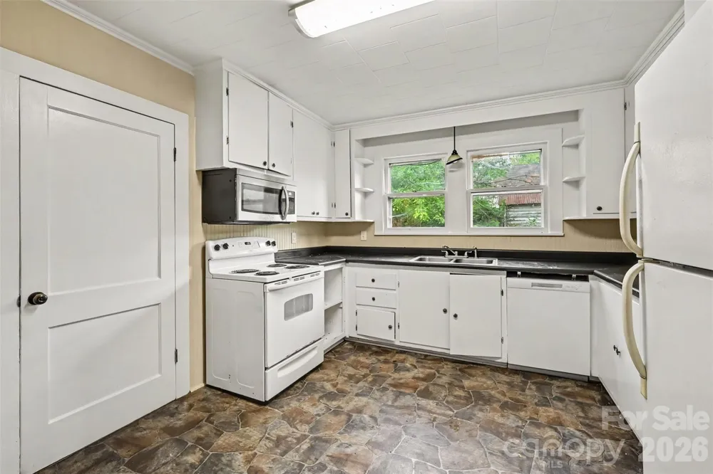 126 E Division Avenue East Spencer, NC 28144