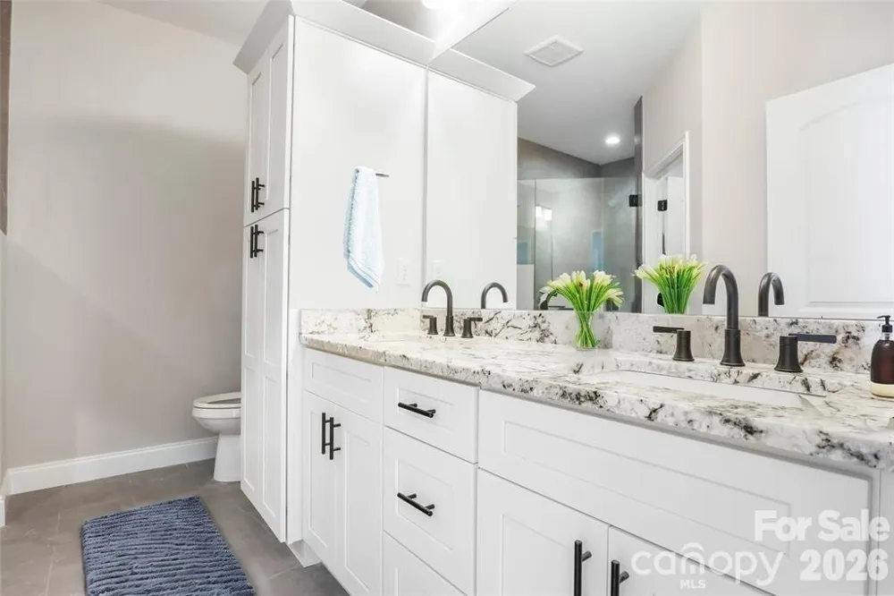 827D Wynnshire Drive #62 Hickory, NC 28601