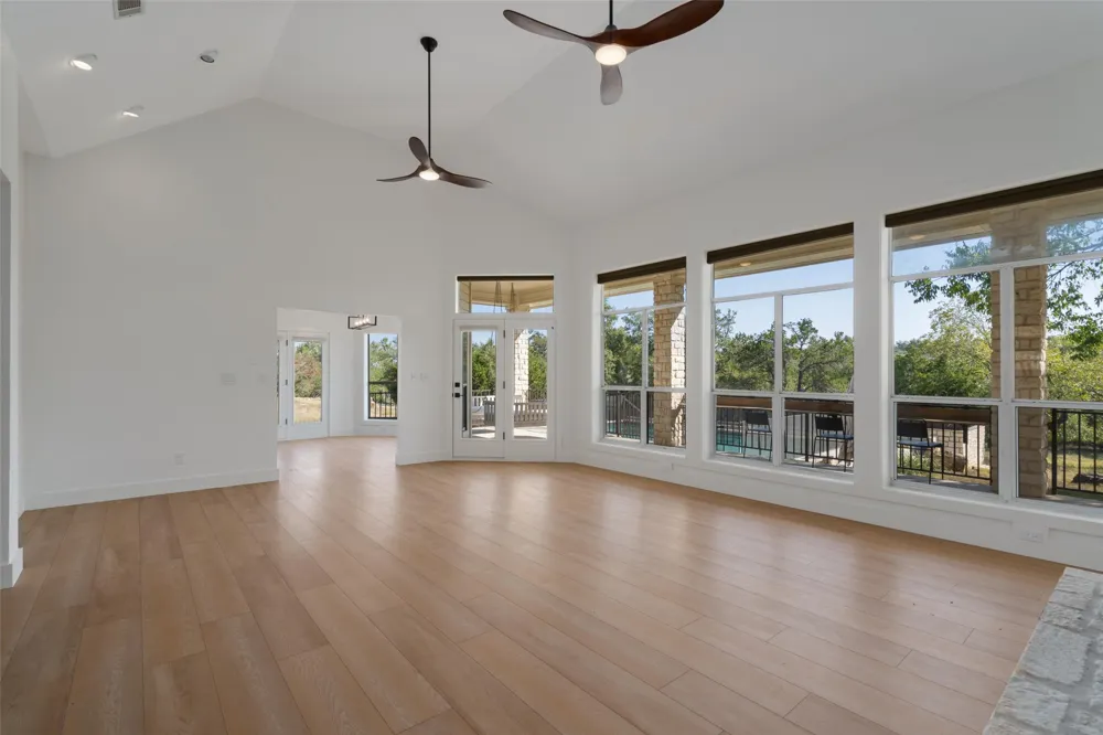 401 Roy Creek Lane Dripping Springs, TX 78620