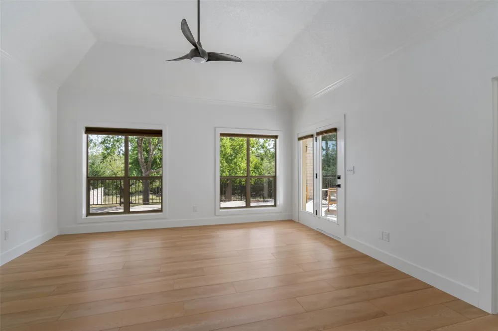 401 Roy Creek Lane Dripping Springs, TX 78620