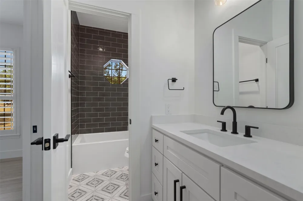 401 Roy Creek Lane Dripping Springs, TX 78620