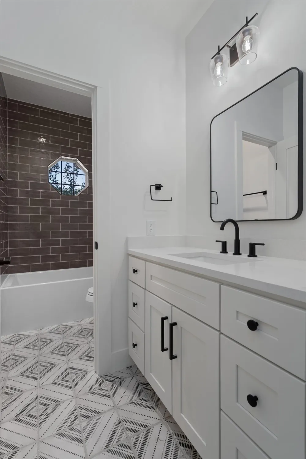 401 Roy Creek Lane Dripping Springs, TX 78620