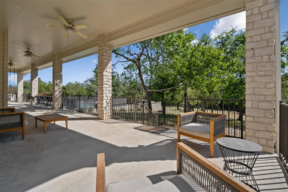 401 Roy Creek Lane Dripping Springs, TX 78620