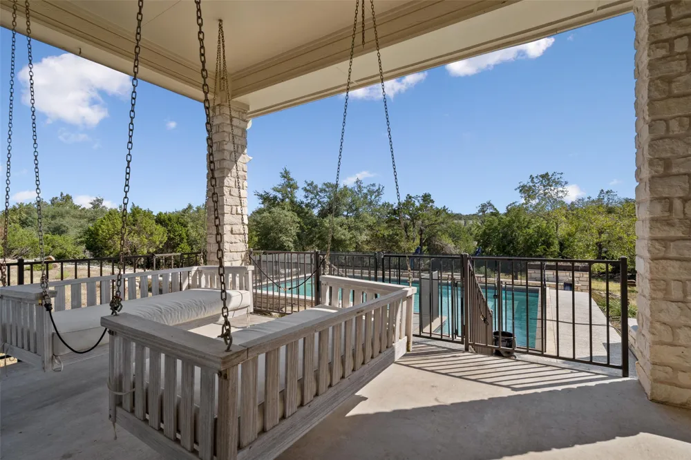 401 Roy Creek Lane Dripping Springs, TX 78620
