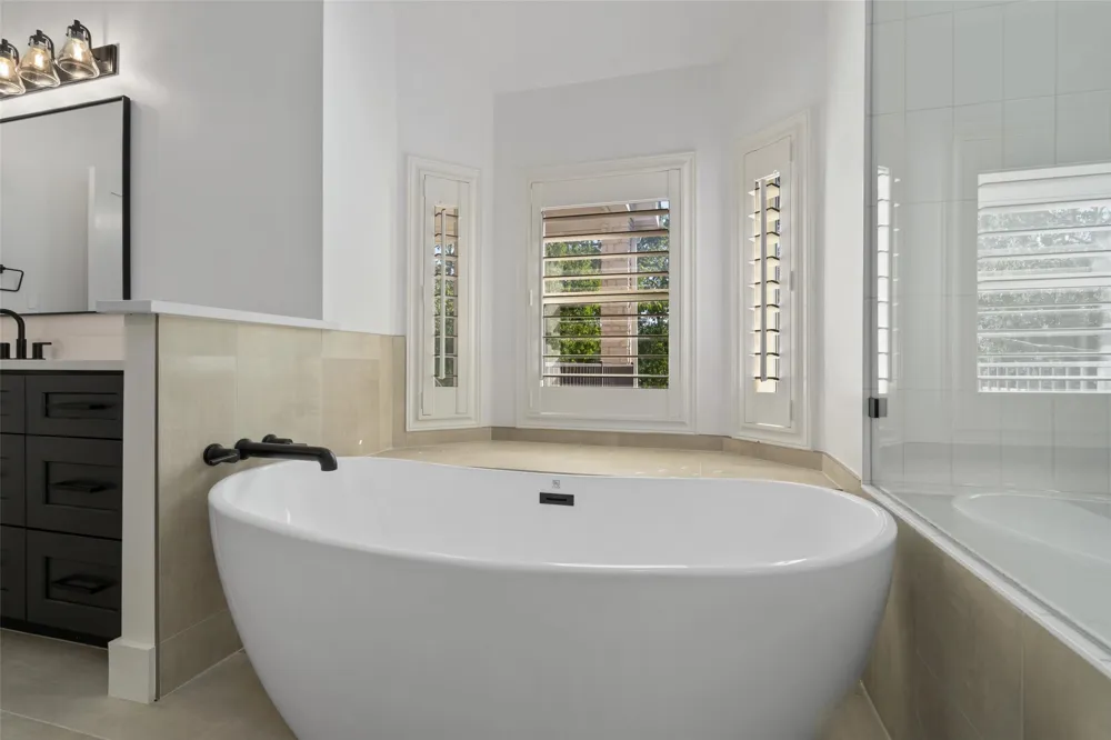 401 Roy Creek Lane Dripping Springs, TX 78620