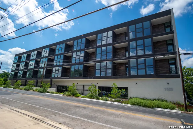 1322 E 12TH ST Unit 401 Austin, TX 78702