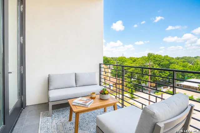 1322 E 12TH ST Unit 401 Austin, TX 78702