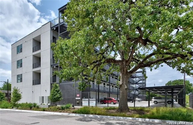 1322 E 12TH ST Unit 401 Austin, TX 78702