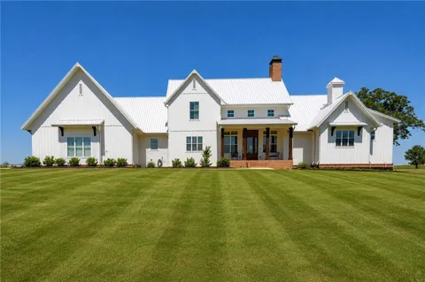 3200 Shady Grove Rd